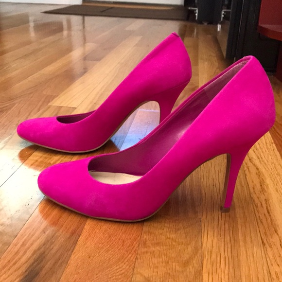 Jessica Simpson Suede Heels - Picture 2 of 5